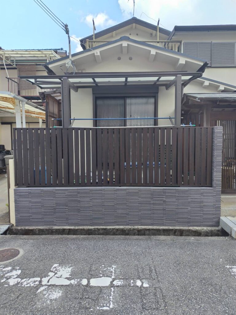 【箕面市】老朽化した木製フェンスとブロック塀を一新|A様邸 アフター